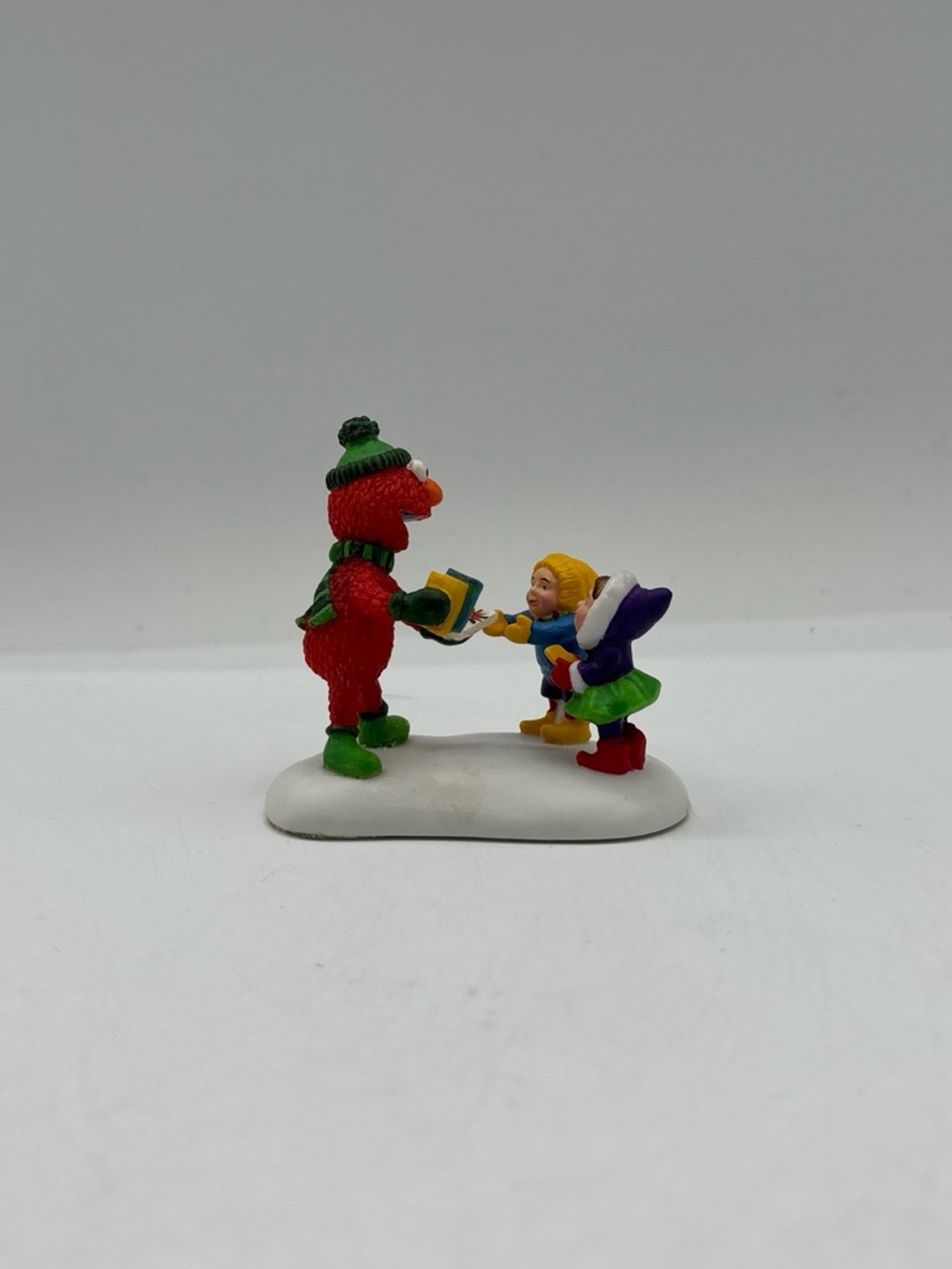 Department 56 2006 Vintage HVC North Pole Series Christmas Gifts From Elmo 57216
